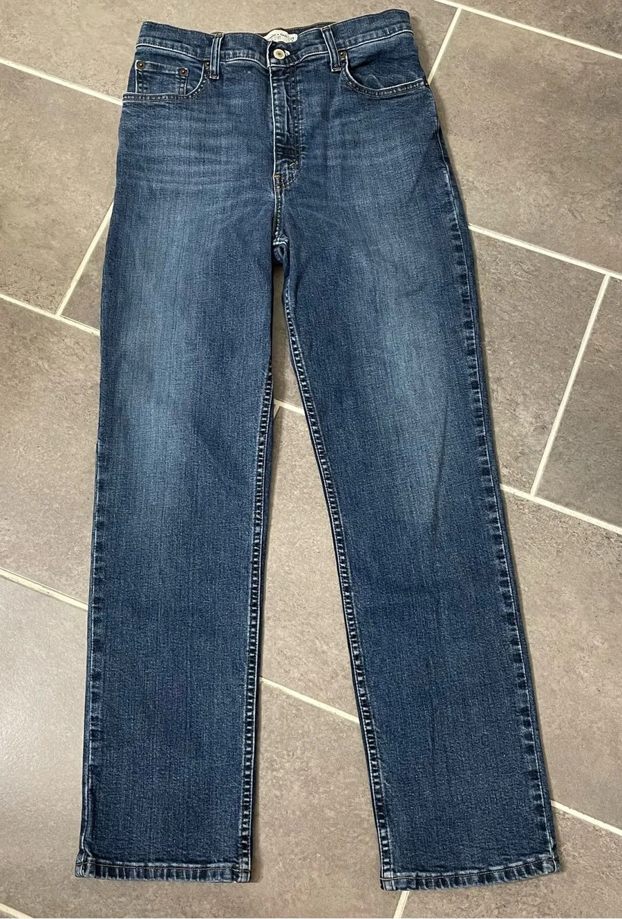 Abercrombie & Fitch Ultra High Rise 90s Straight Stretch Jean size 28X31