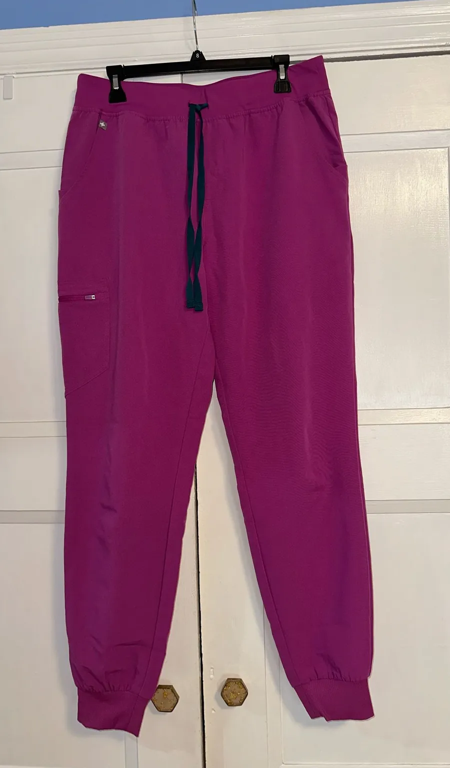 FIGS Women’s Bright Fuschia Zamora Joggers