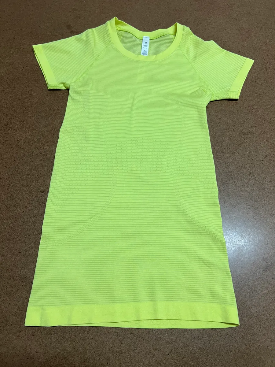 Size 2 Short Sleeve Highlight Yellow Swiftly