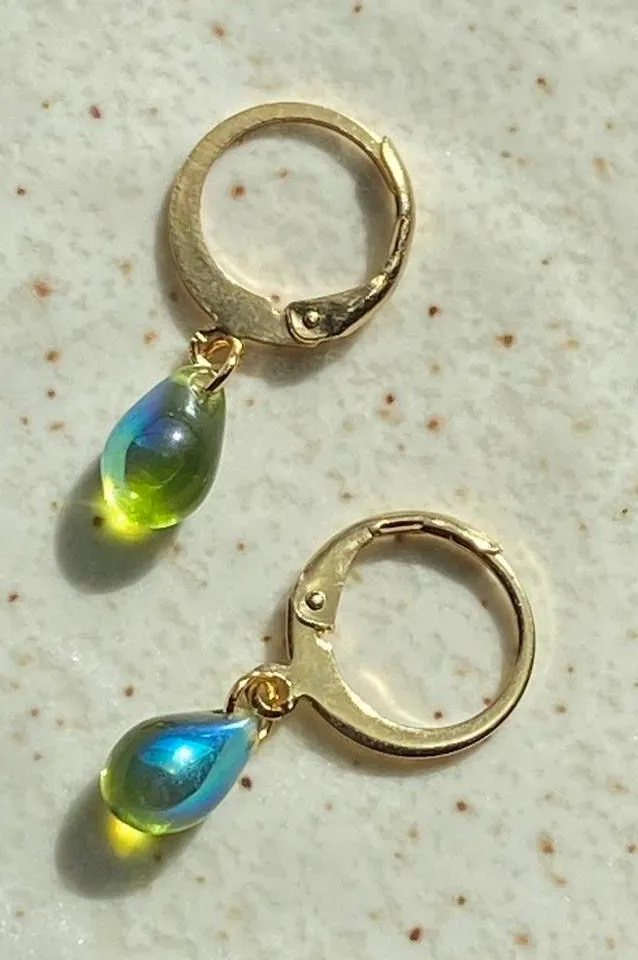 Handmade aurora olive green mini teardrop Czech glass simple minimalist earrings💚🫒💕