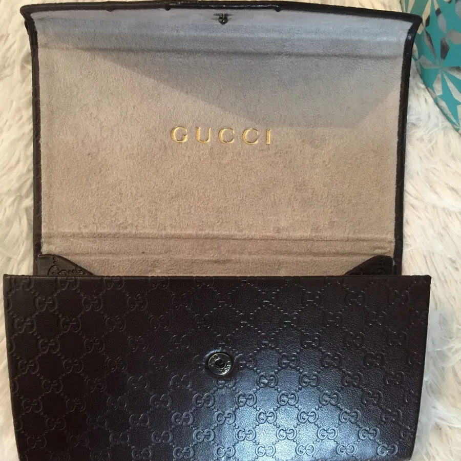 Gucci ( Authentic ) Leather wallet/eyeglass Case!