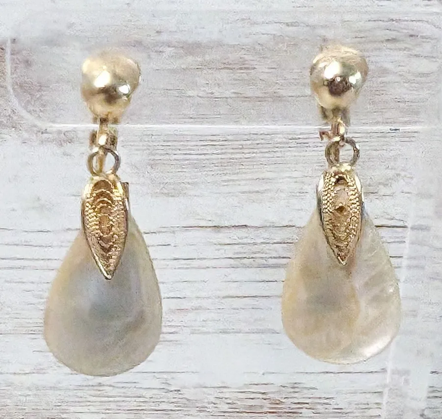 Vintage Clip On Earrings Teardrop Shape Mother of Pearl? Dangle