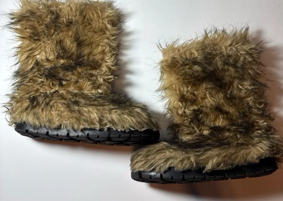 Brown fur boots Size 9