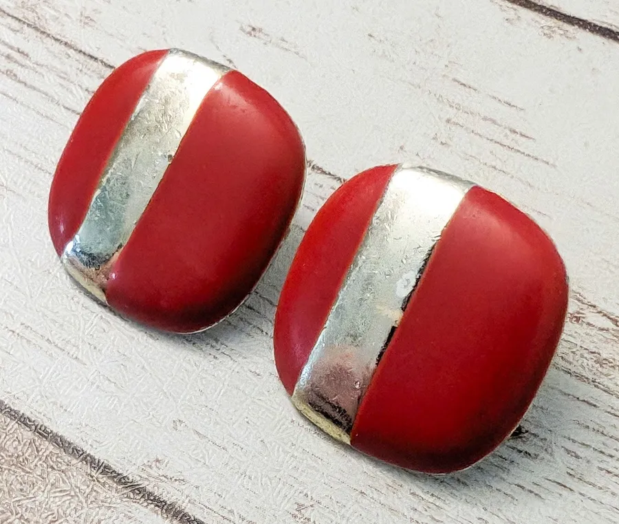 Vintage Earrings For Pierced Ears Red Rounded Square Shape