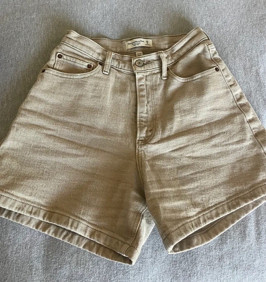 Abercrombie Curve Love High Rise Dad Short