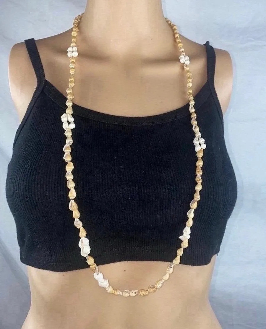 Seashell necklace Gold
