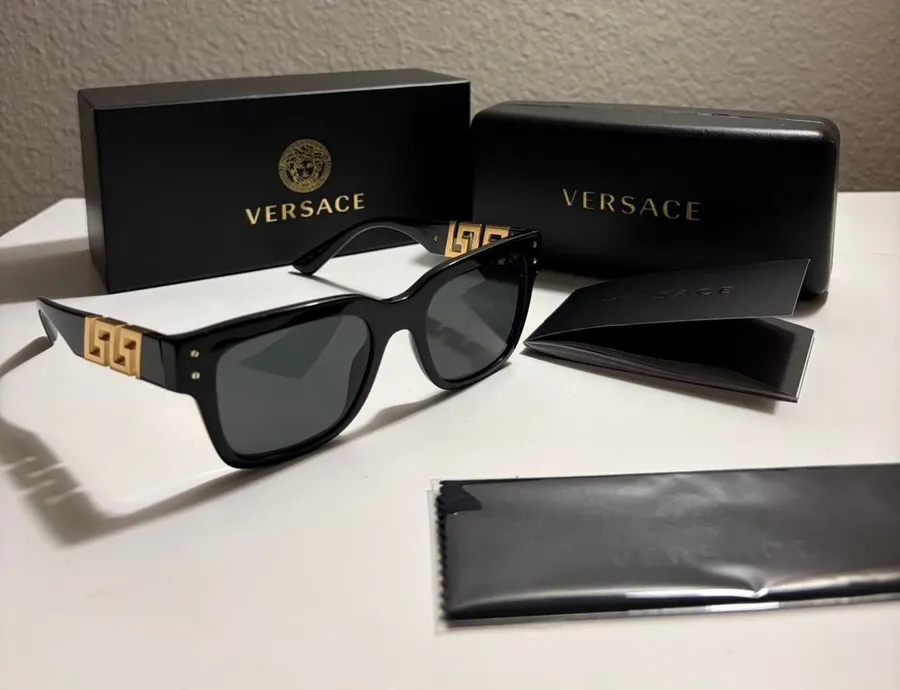 versace vintage black and gold sunglasses VE4421