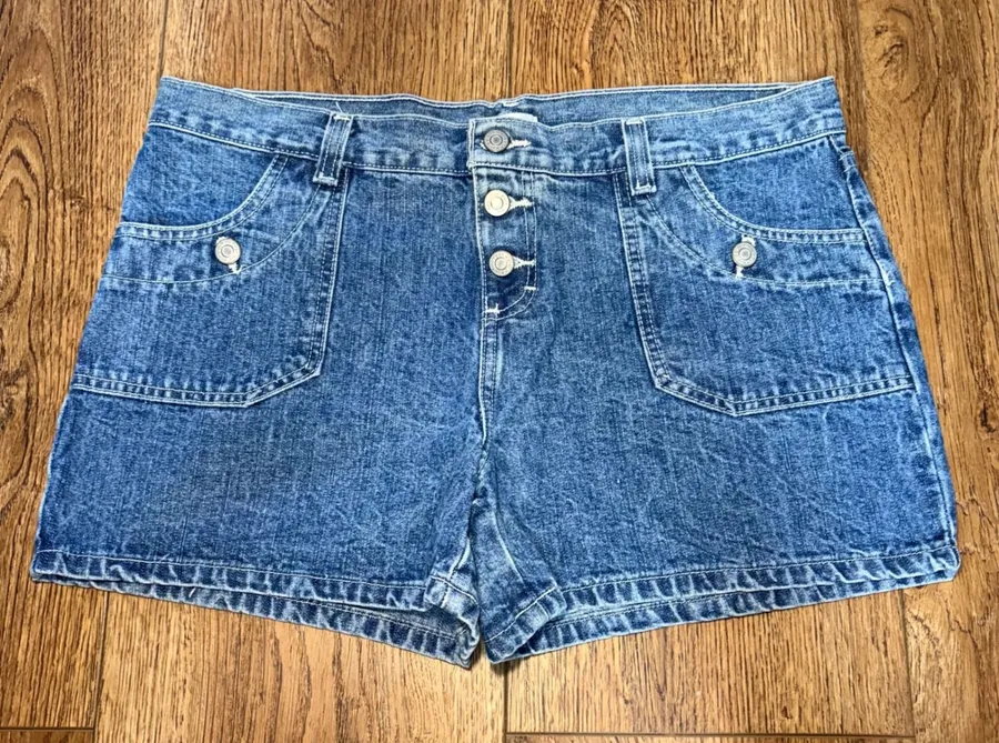 Y2k No Boundaries Denim Shorts Button Fly Patch Pocket Size 13 (XL) vintage