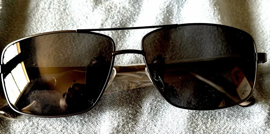 Square Aviator Sunglasses – Black Metal Frame