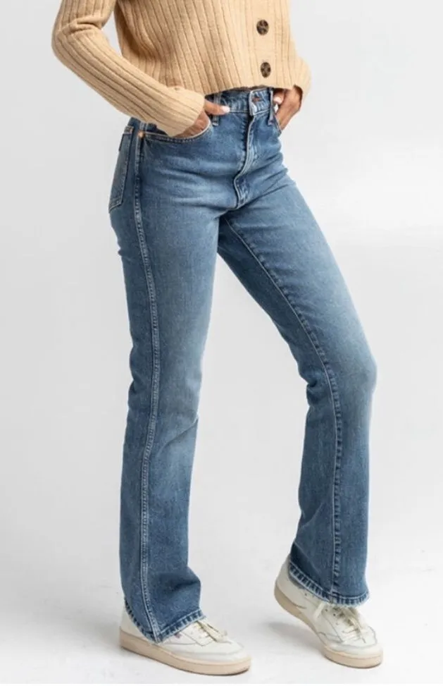 Wrangler Westward High Rise Bootcut Jean size 25X31