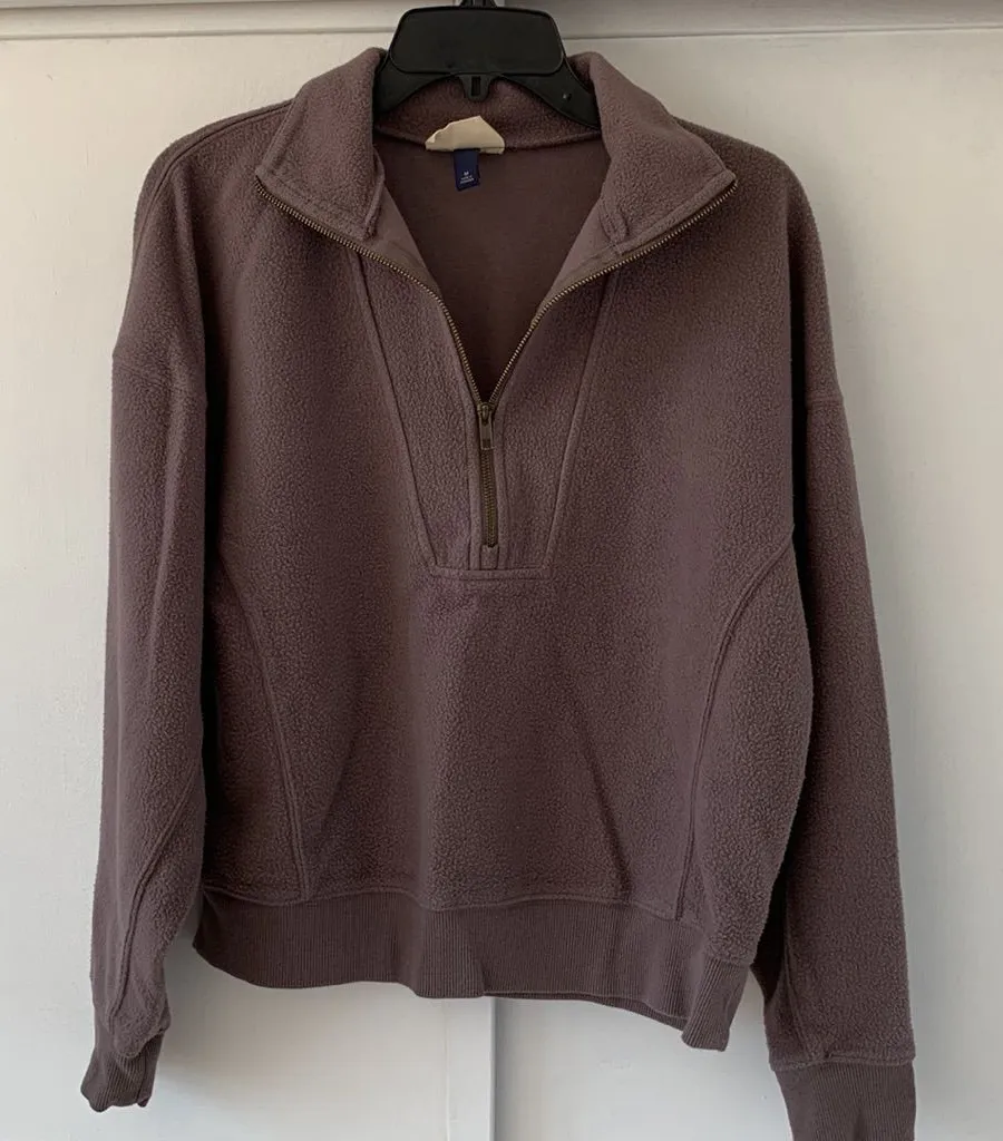 Universal Threads Cozy Purple Pull Over • Size M