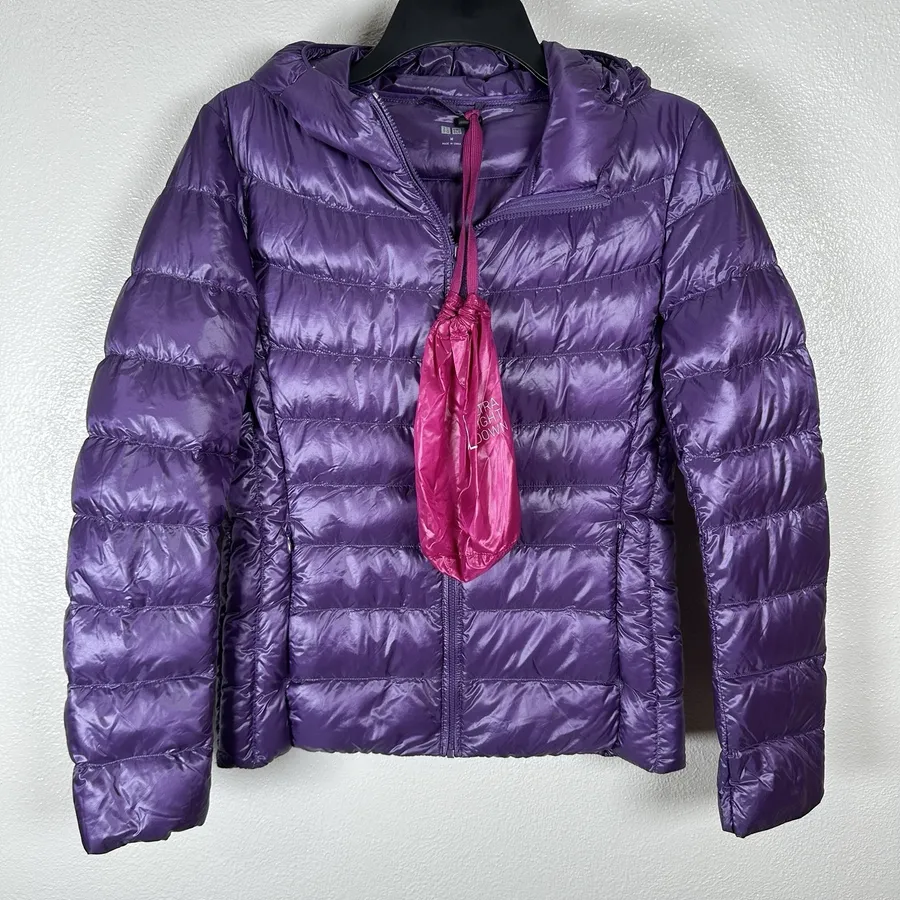 Uniqlo Ultra Light Down Puffer Jacket Womens Medium Purple Hooded Coat Packable