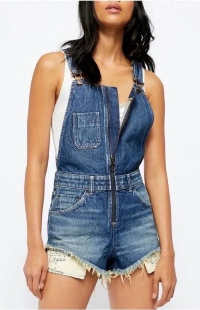 Free People Sunkissed Denim Short Overalls Zip Front Jean Shortalls NEW Size 24