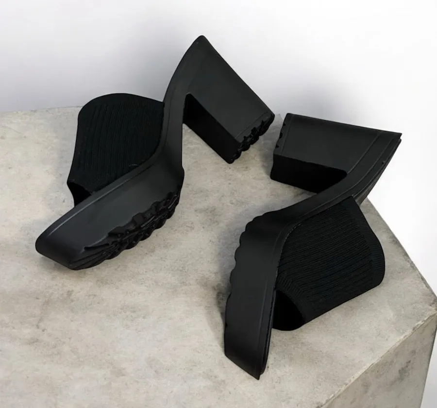 Women’s Wedges Black Size 6