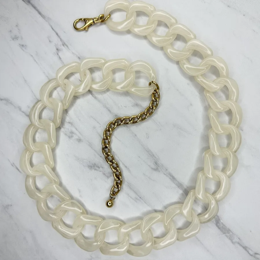 Chunky Cream Plastic Gold Tone Chain Link Belt Medium/Large (M/L) Retro ✨