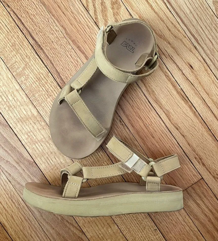 Teva Midform Universal Leather Sandals DSND hiking outdoor sport active daily wear Leather Upper Universal strapping system Sandal Leather footbed: Cushioned EVA