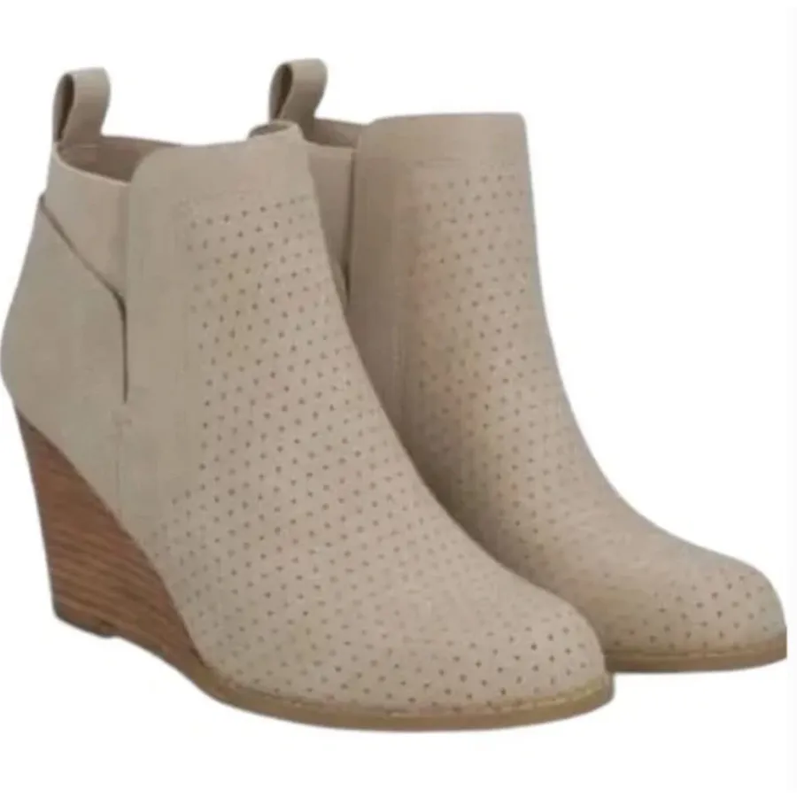 NWT DV by Dolce Vita Gerdy Wedge Ankle Bootie in Beige Tan Size 9