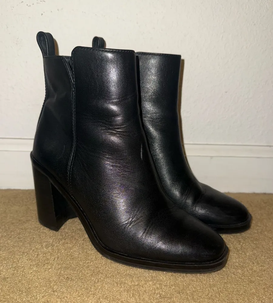 Aldo Black Heeled Boots in size 6