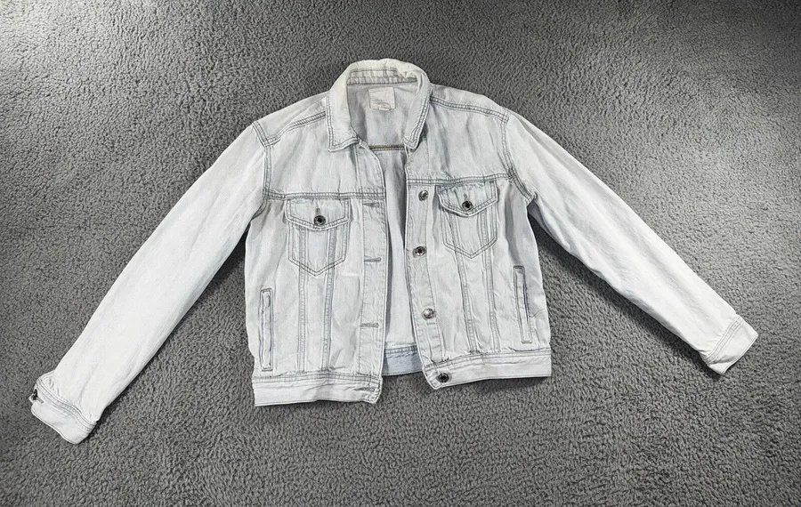 American Eagle Denim Jacket Women Medium Button Up Light Wash