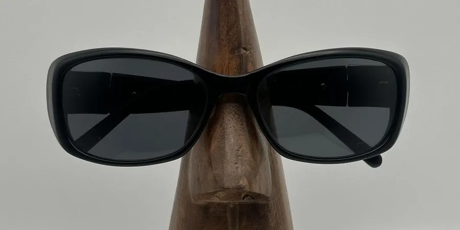 Vera Wang Black Rectangular Sunglasses