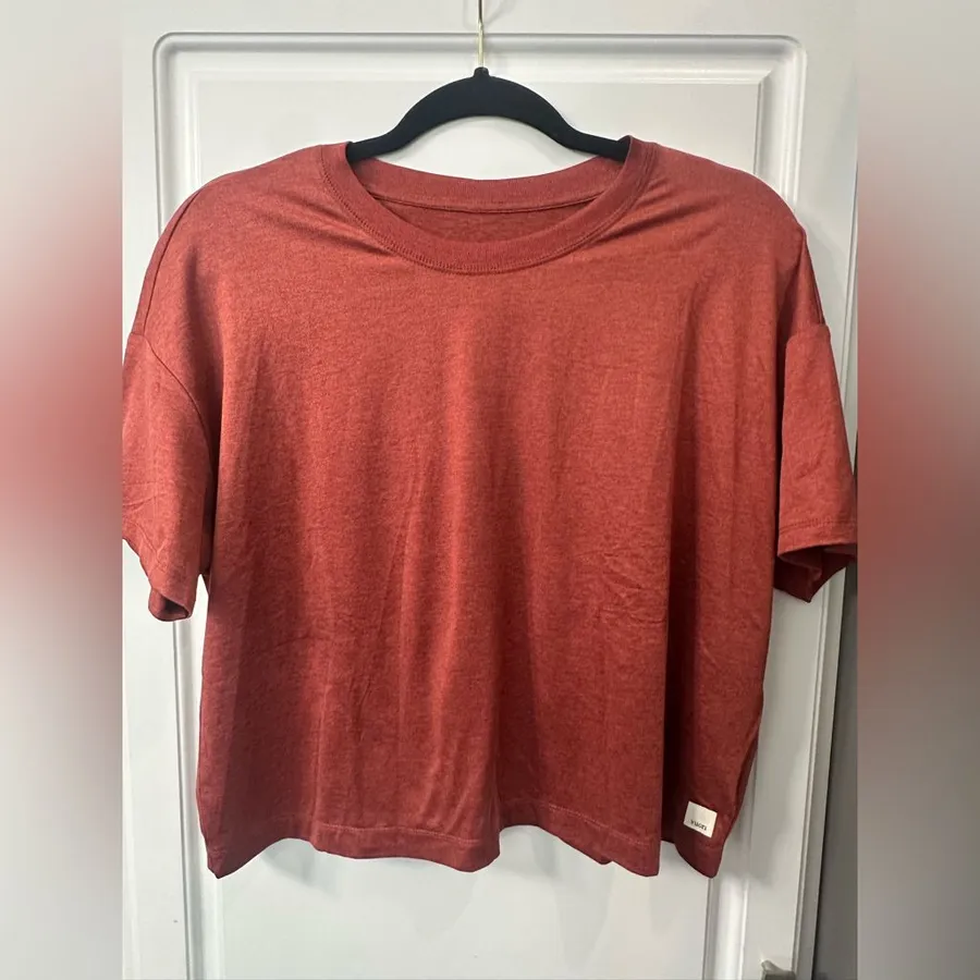 Vuori Energy Tee - Like New!