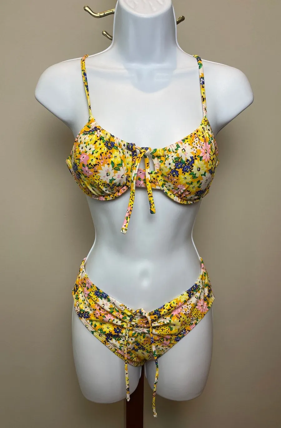 Time and Tru Yellow Floral Bikini Underwire Padded Swim Set Women’s Small 4