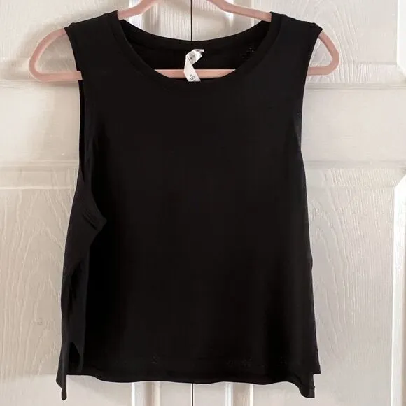 Lululemon Train to Be Tank Top Black / Black Size Medium