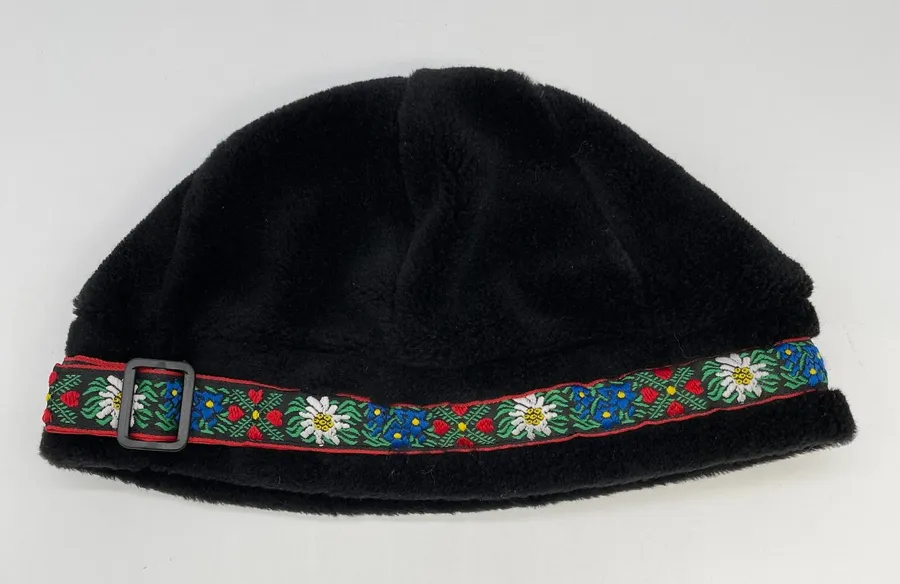 Polar Mitts Fleece Hat OS Black Faux Fur Floral Edelweiss Nordic Après Ski Lodge