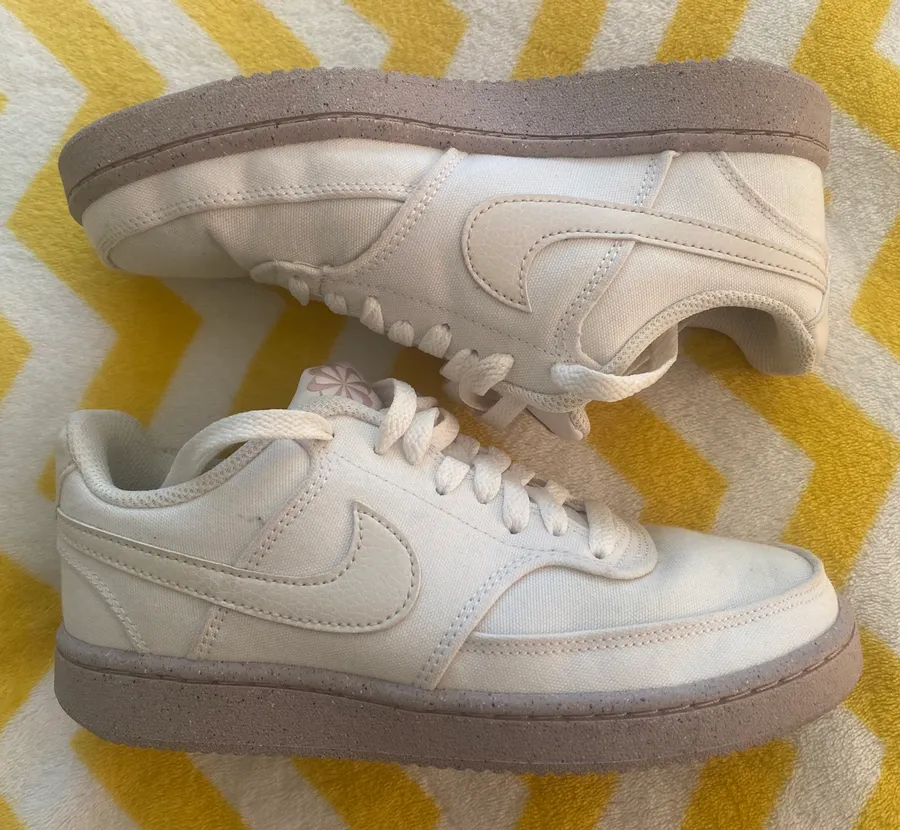 Court Vision Low Women’s Sneakers