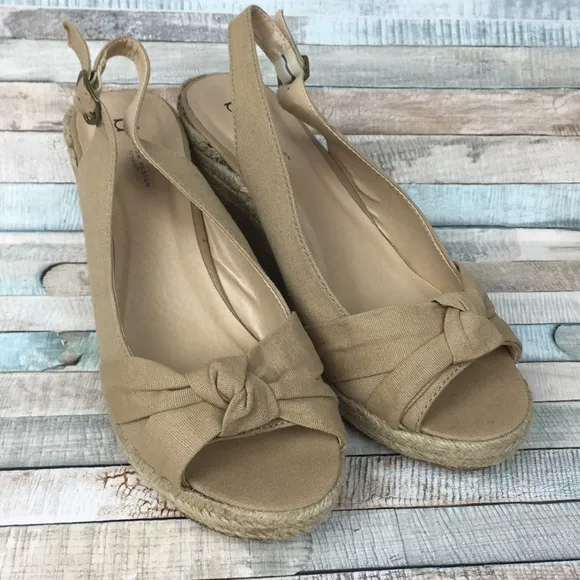 Tan Slingback Espadrille Wedges Size 9