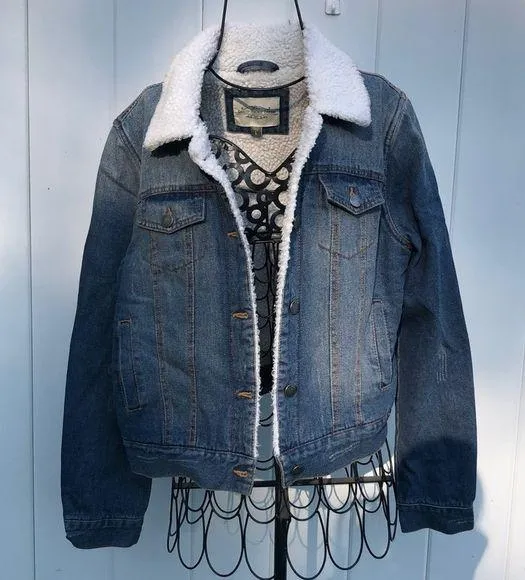 By 26 international Ashley vintage charm large jean jacket Sherpa liner western
