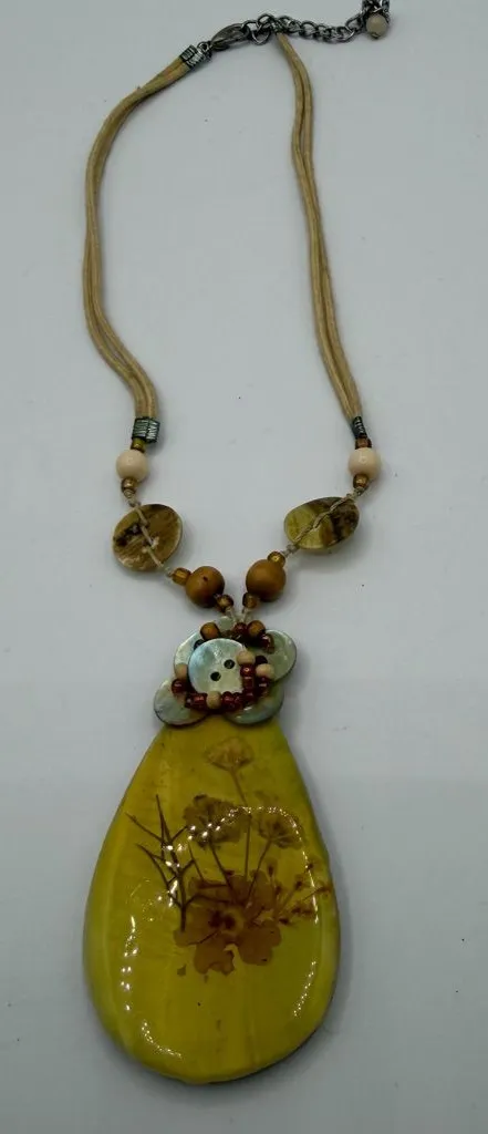 Pressed Flower Resin Teardrop Pendant Necklace Shell Beaded Boho Botanical Yellow