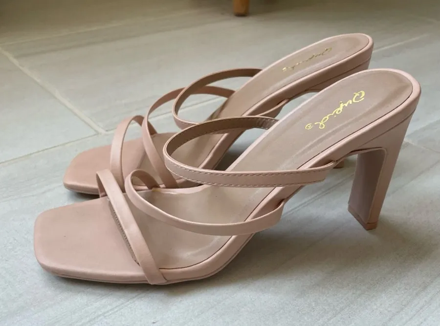 Qupid Blush Link Strappy Square Toe Heels Sandals 7.5 Block Heel Dressy Shoes