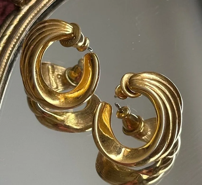Vintage 90s Glam Monet Gold tone ribbed Half-Hoop Earrings post back Clean Girl