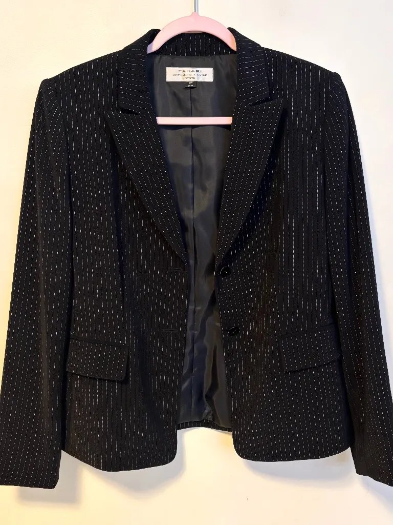 Tahari Business Two Button Blazer Jacket Black Pinstripes Womens Size 10 Petite