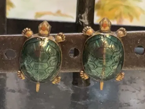 Source Unknown Green Turtle Earrings with Whimsical Design