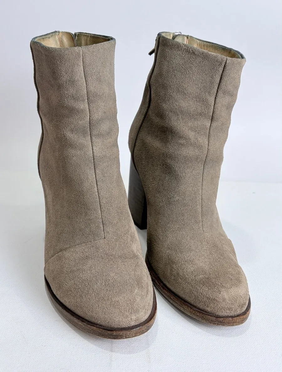 Rag & Bone Taupe Suede Ankle Booties Stacked Heel Modern Minimal Zipper 38 Gray Size 8