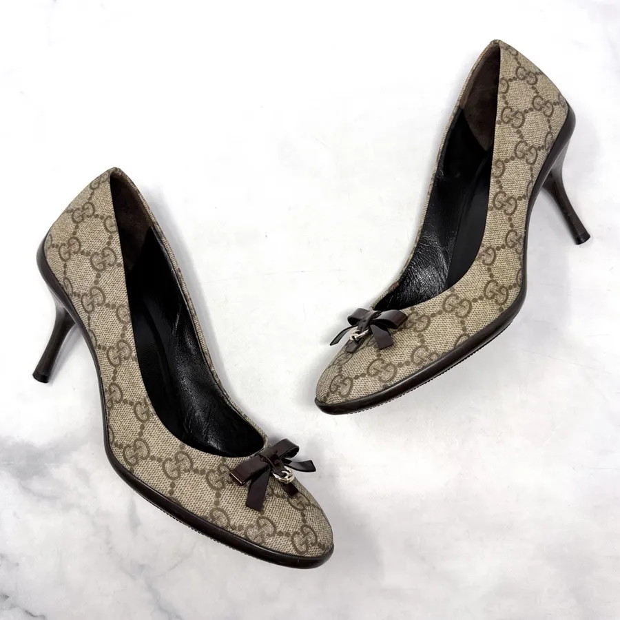 GUCCI Vintage Y2K GG Monogram Crystal Canvas Bow Kitten Heel Pumps Retro 36.5
