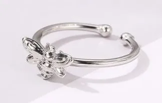 3/$30 ๐ค Bumble Bee Ring Silver