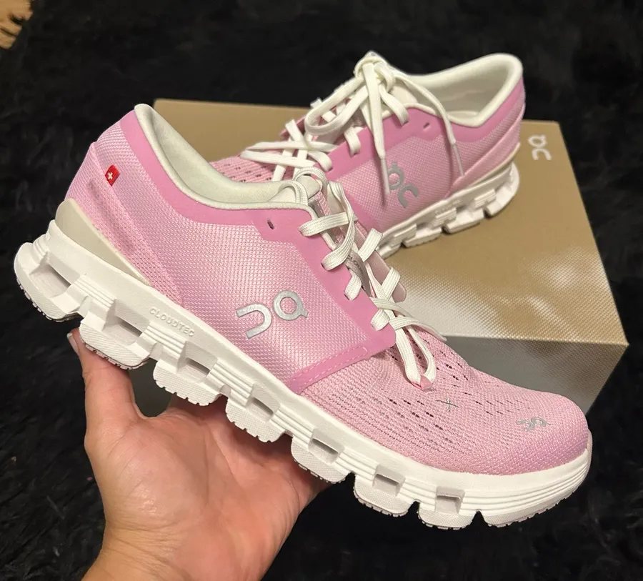 ON CLOUD x 4 petal pink athletic training running lace up shoes sneakers new