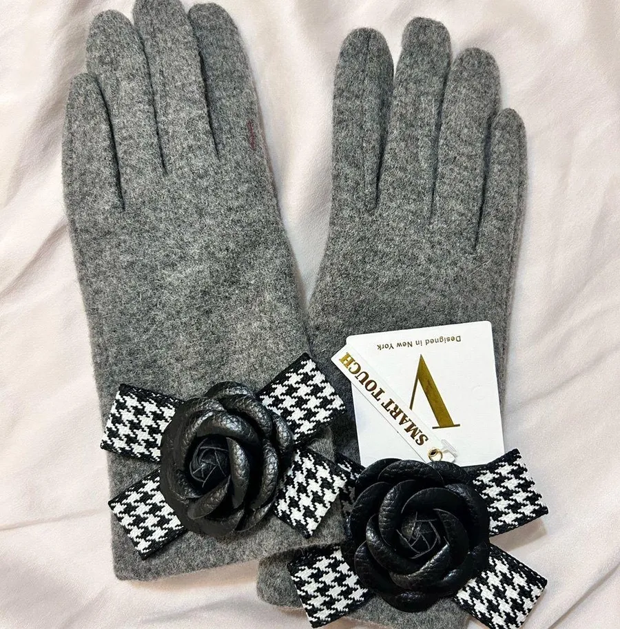 Smart touch warm gloves. One size. Gray