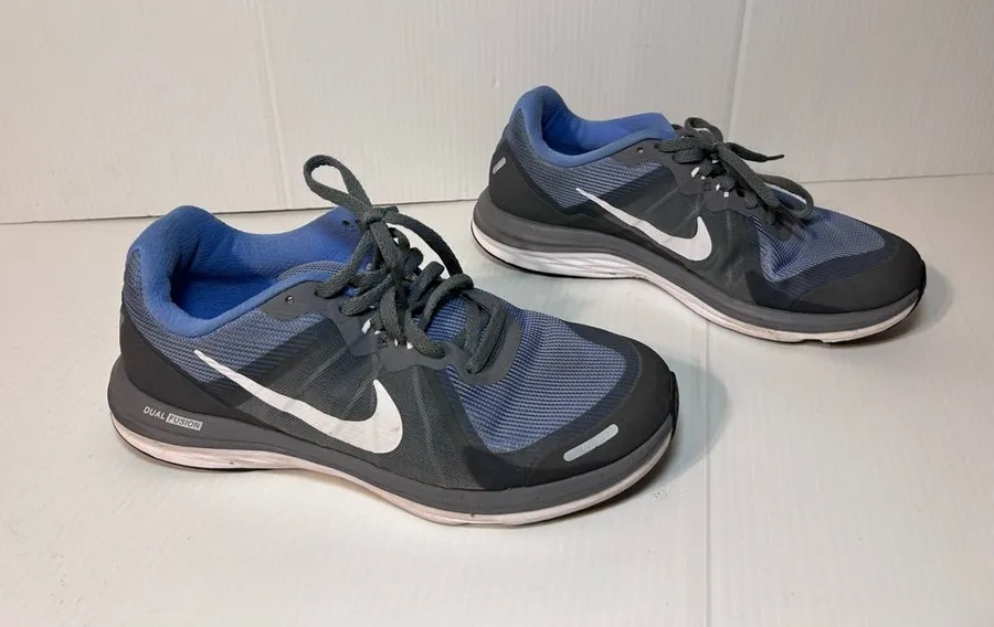 Nike blue/gray sneakers shoe women size 9