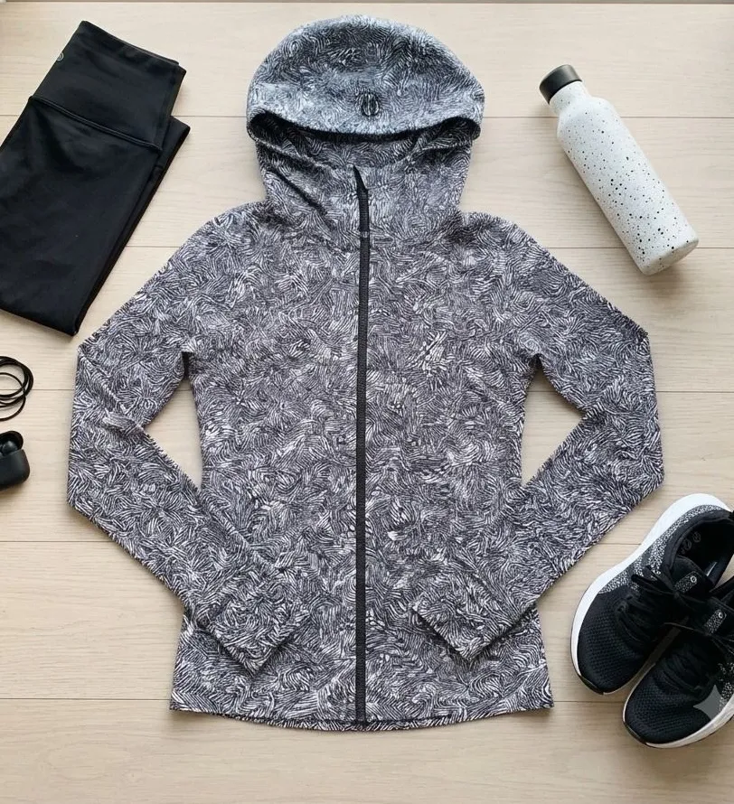 Lululemon Scuba Full Zip Hoodie Offbeat Alpine Black White Print LW4BQDS Size 4