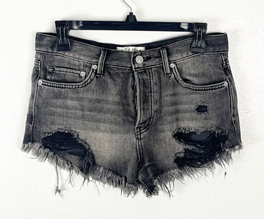 FREE PEOPLE Black Wash Button Fly Ripped Distressed Fray Hem Shorts Size 26 Boho