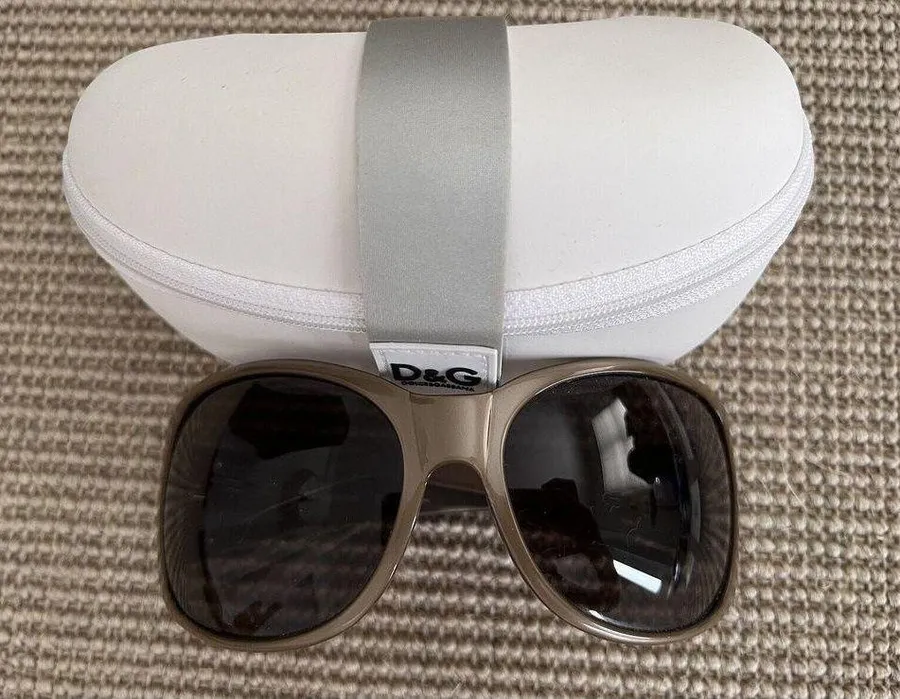 $345 DG 3003 Monogram Elastic Crossed Amore Capri Sunglasses L