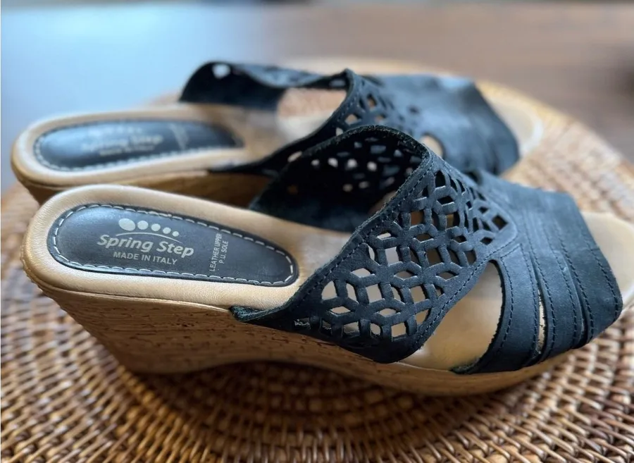 Spring Step Black Leather Laser Cut Wedge Sandals Made in Italy Womens Size 11