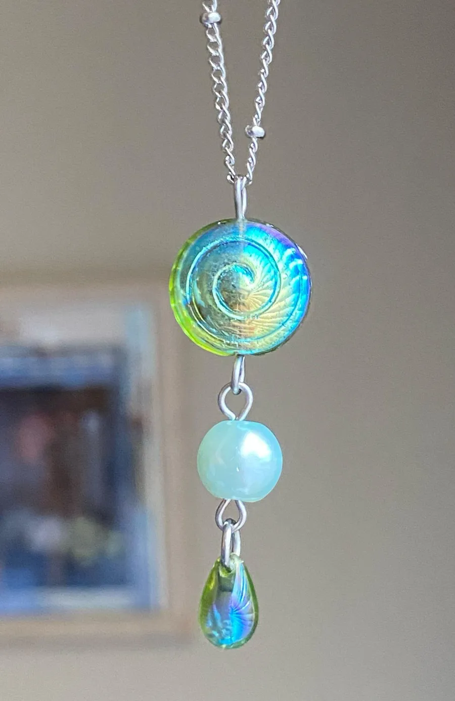 Handmade Czech glass teardrop & swirl necklace🍃🌀