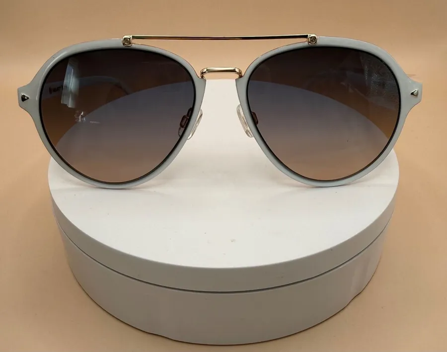 Velvet Eyewear White Gold Aviator Sunglasses with Gradient Lenses and Case