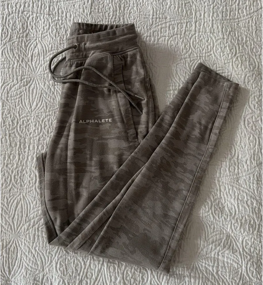 Alphalete Joggers