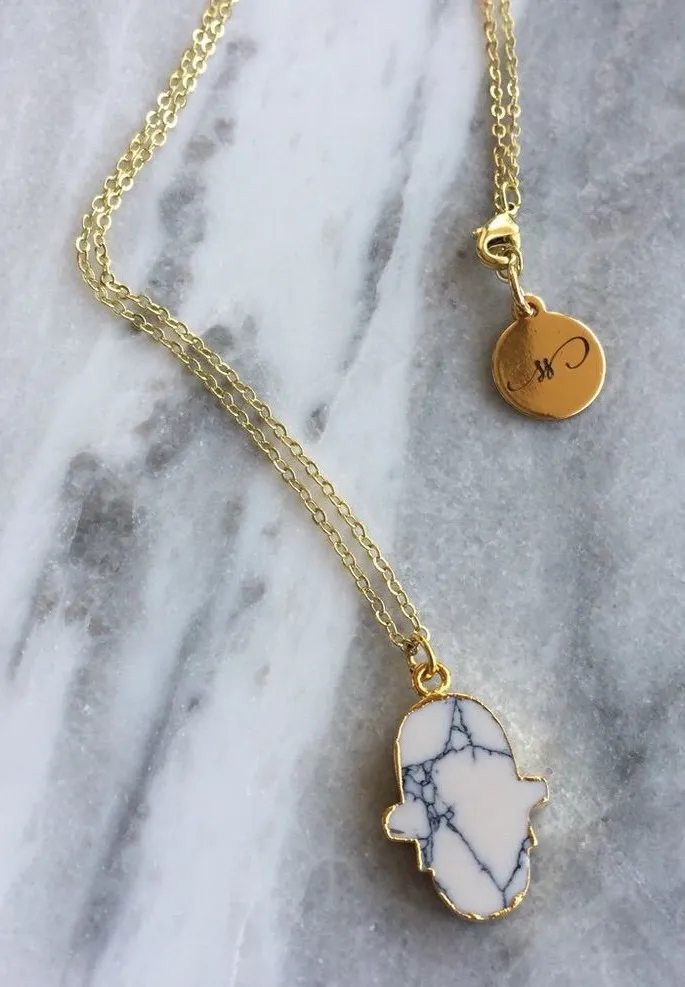 PM Editor Pick! Simple Sanctuary Hamsa Necklace Gold